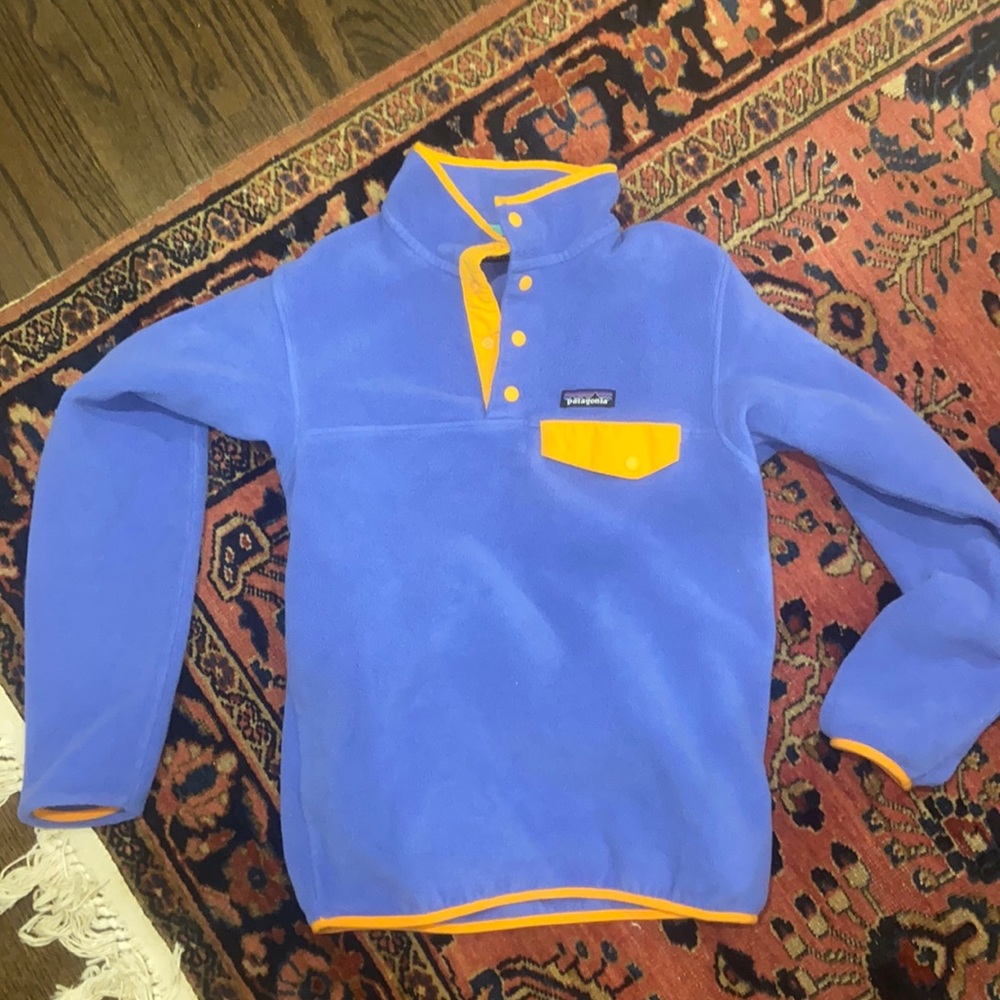 Patagonia fleece small. Excellent condition.